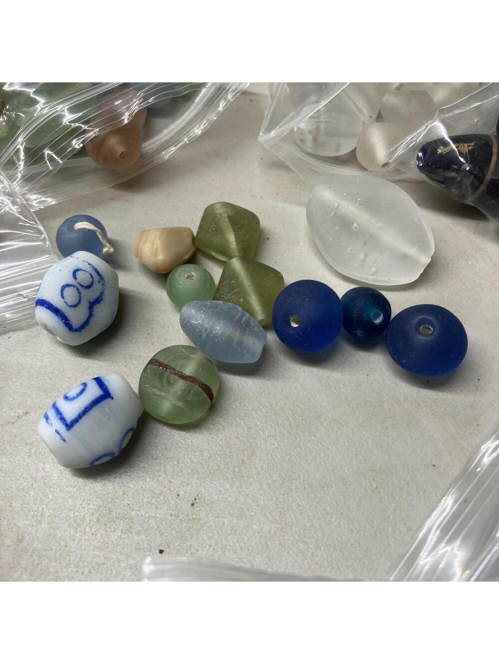 2.6 Pounds Of Glass beads For jewelry making mix variety supplies Glass/ceramic - Picture 14 of 14